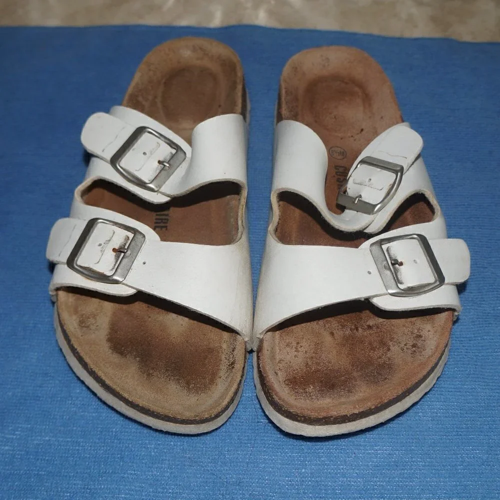 CUSHIONAIRE Women's Size 8.5M Lane Cork Footbed Sandal with Comfort